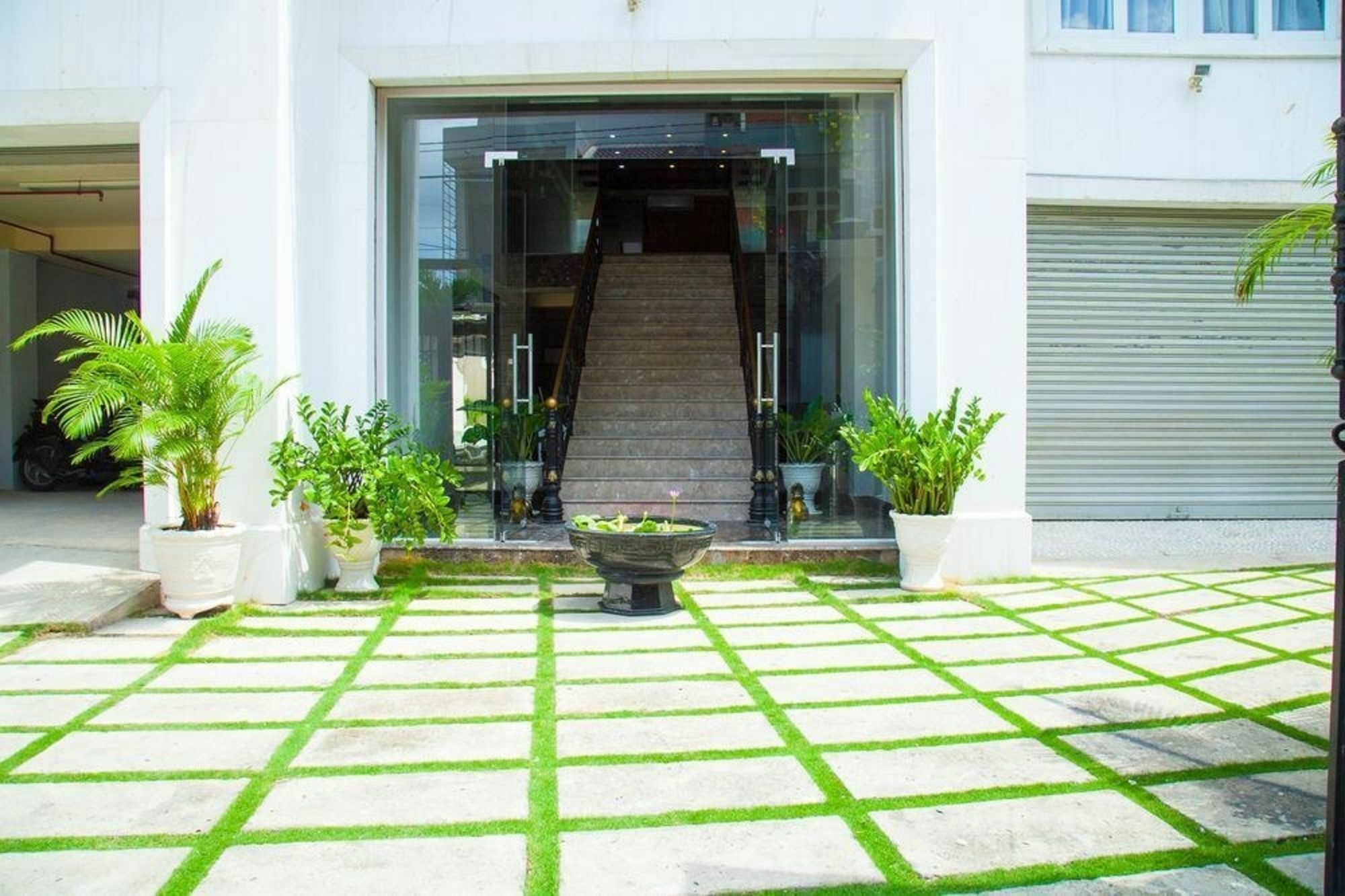 Eden Roc Hotel Ho Chi Minh City Exterior photo